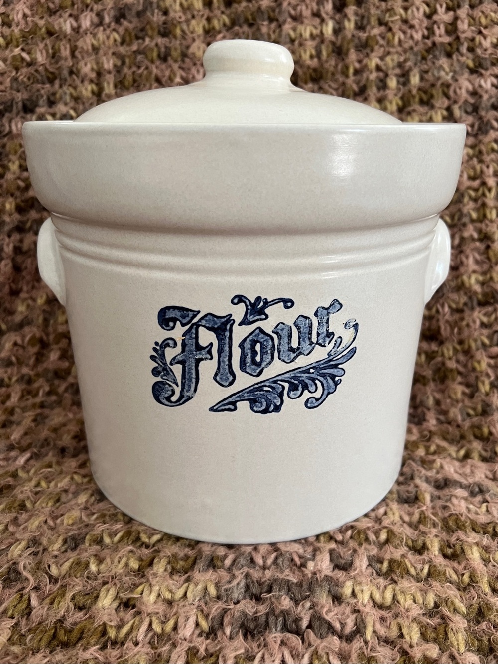 Pfaltzgraff Yorktowne Flour Canister 3 1/2 Qt Blue Stoneware Vintage